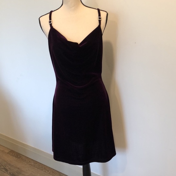 la vie en rose velvet dress burgundy purple mini with faux diamond strap  SZ S - Picture 9 of 9
